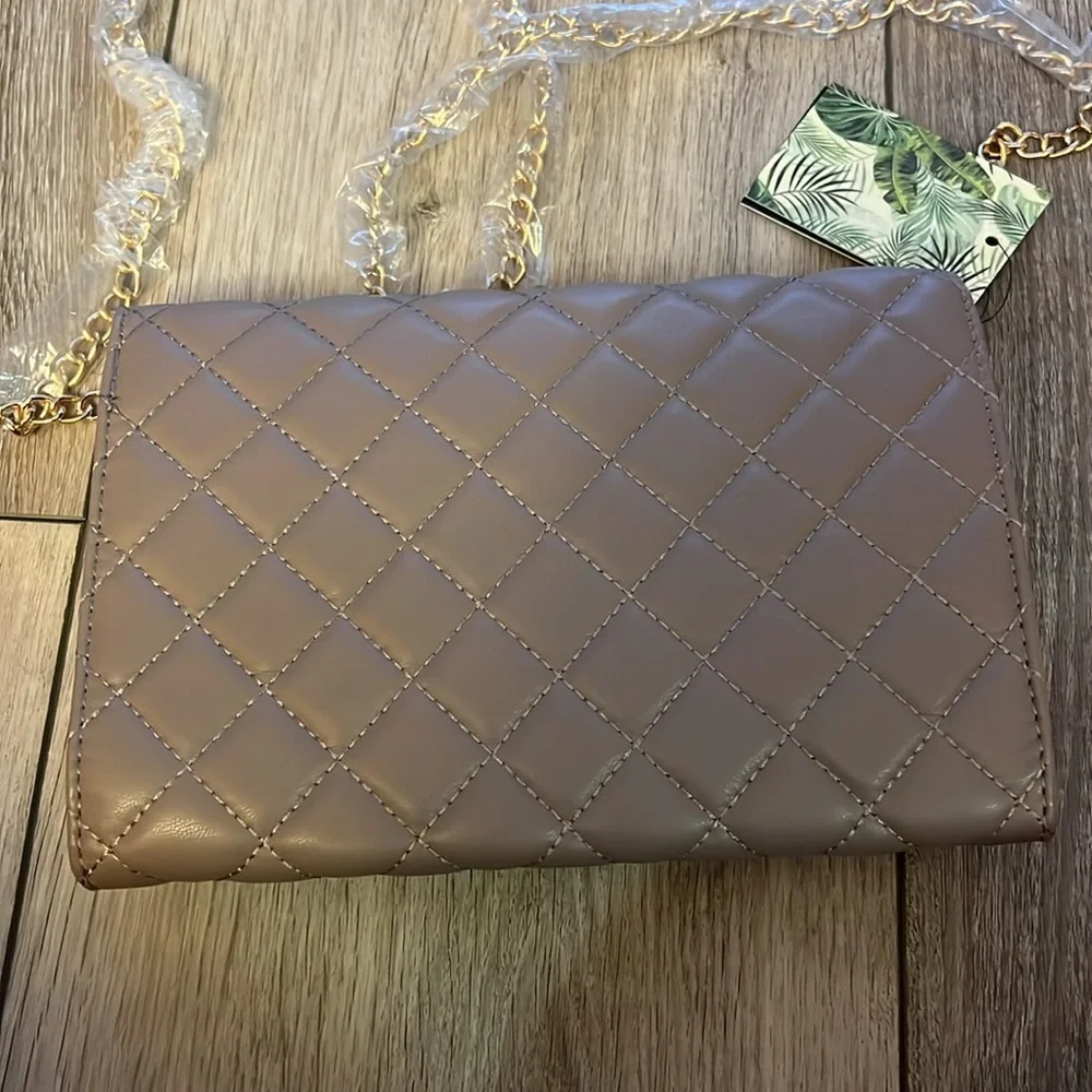 Badgley Mischka Corssybody with Diamond Quilting - Picture 4 of 8